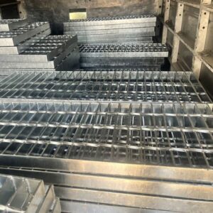 Tấm sàn grating mạ kẽm 1000×400mm tải trọng 12.5 – 40 tấn